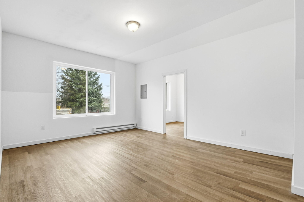 3295 Rochester Street - Photo 3