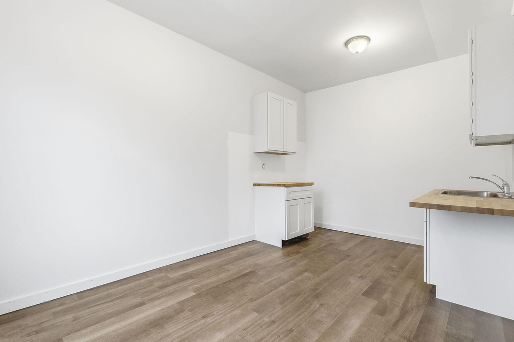3295 Rochester Street - Photo 5