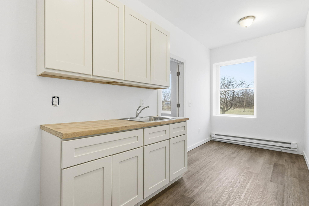 3295 Rochester Street - Photo 6