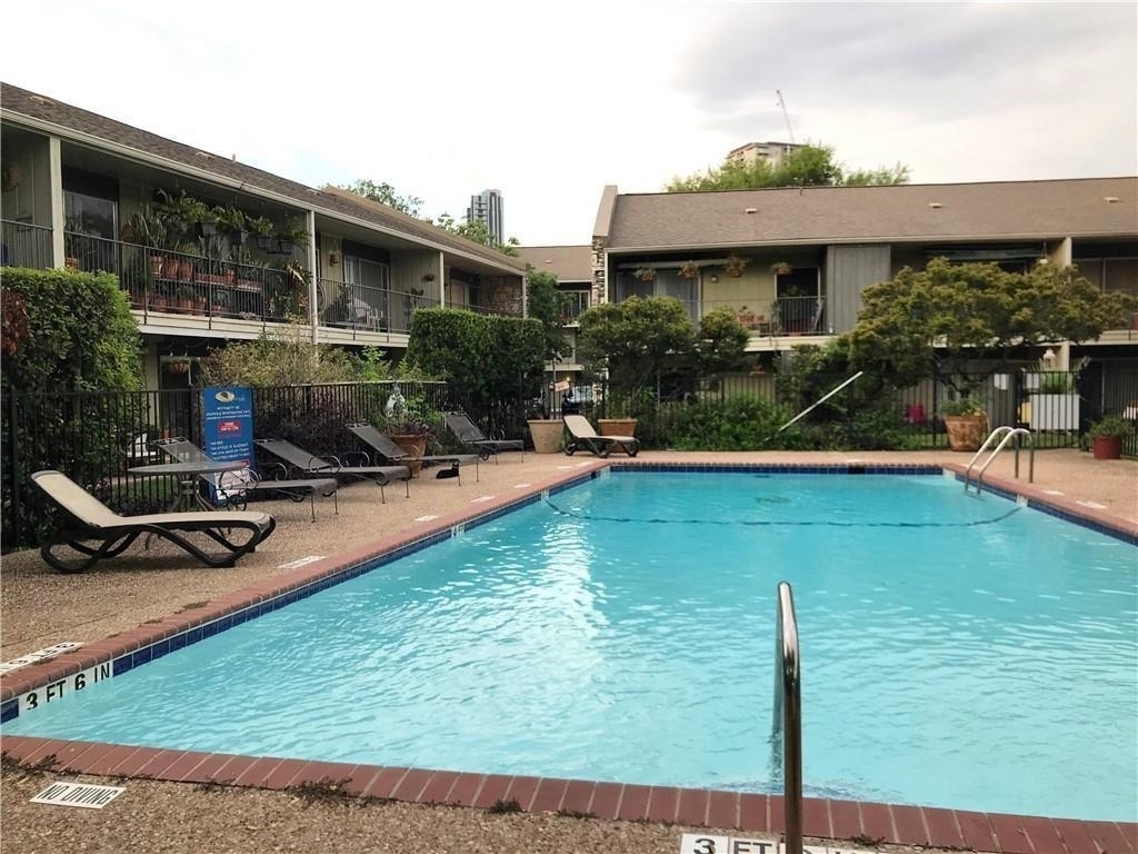 500 E Riverside Dr - Photo 10