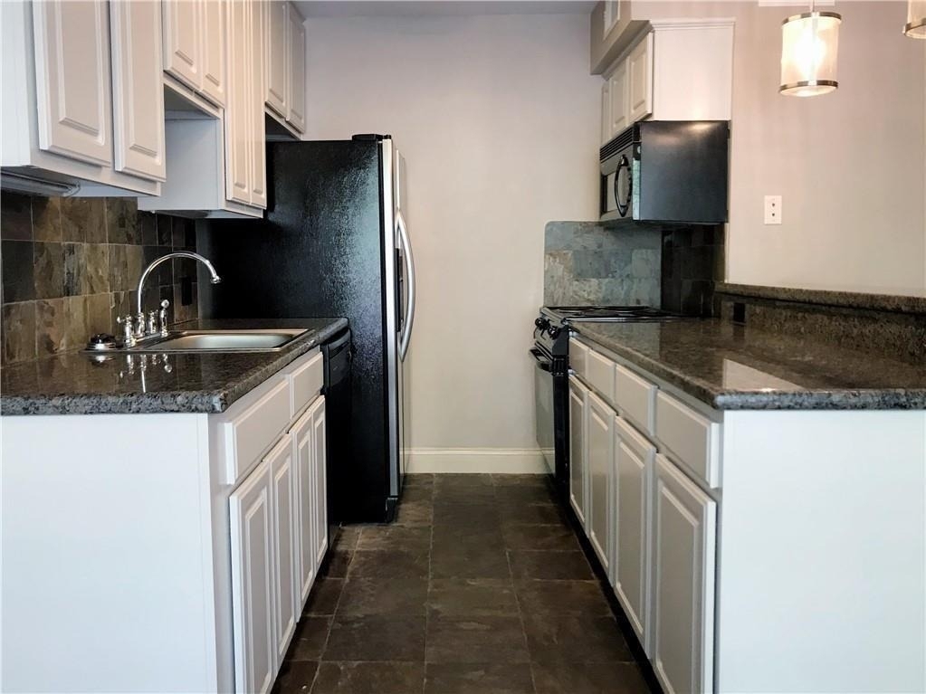 500 E Riverside Dr - Photo 3