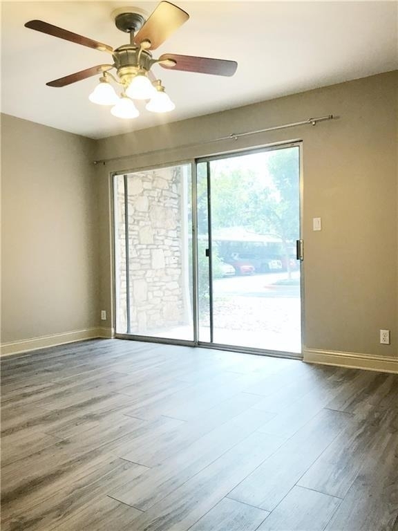 500 E Riverside Dr - Photo 8