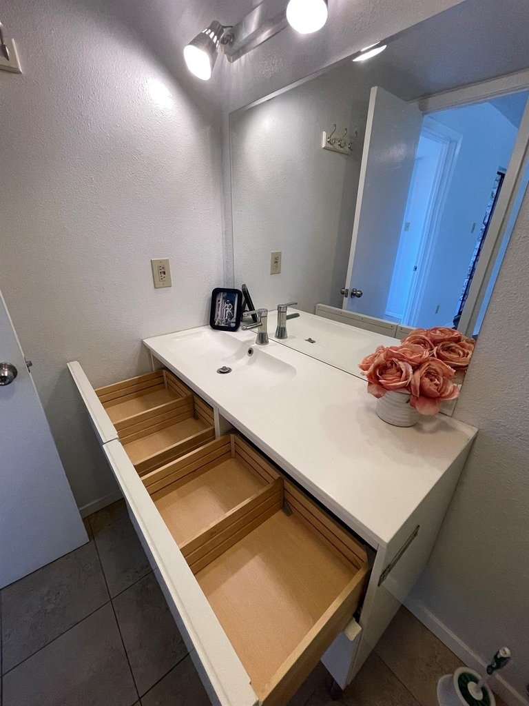 1514 Parker Ln - Photo 8