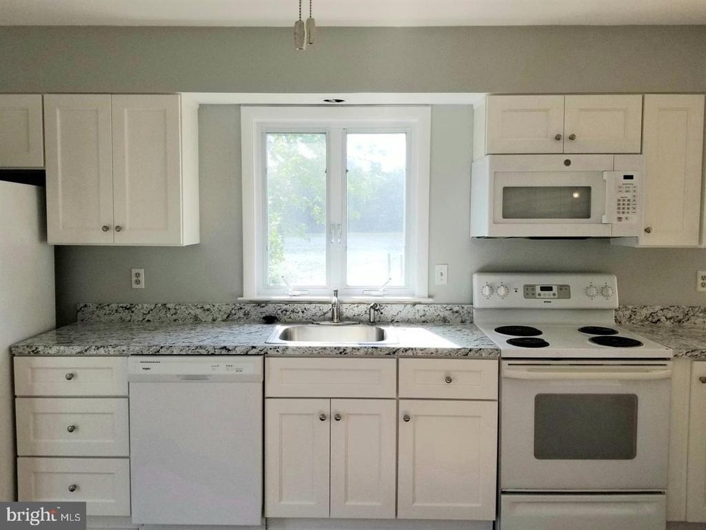 1035 Taylorsville Lane - Photo 7