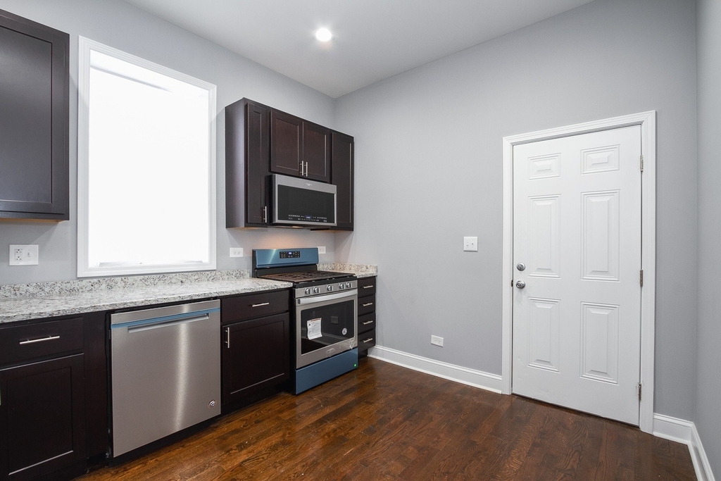 7322 S Langley Avenue - Photo 6