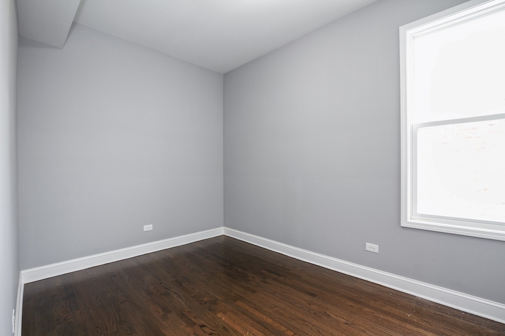 7322 S Langley Avenue - Photo 2