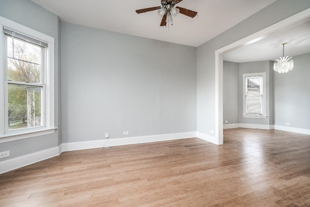 4326 N Avers Avenue - Photo 13