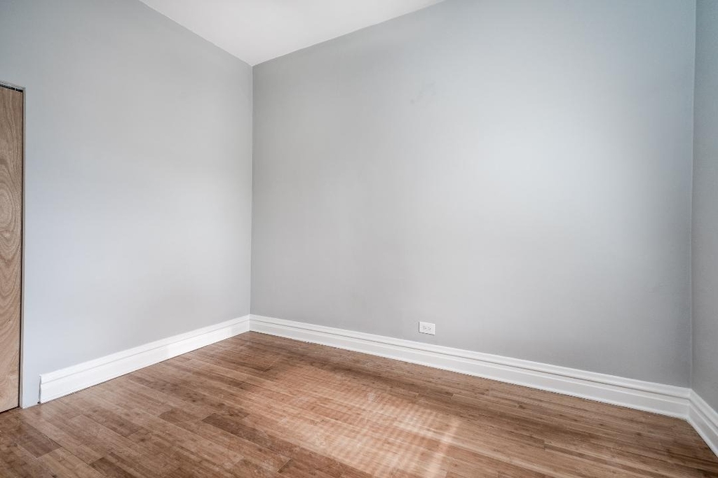 4326 N Avers Avenue - Photo 14