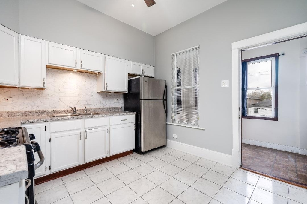 4326 N Avers Avenue - Photo 6