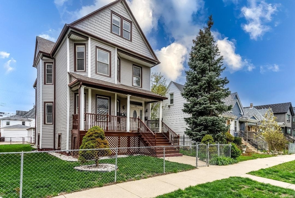 4326 N Avers Avenue - Photo 1