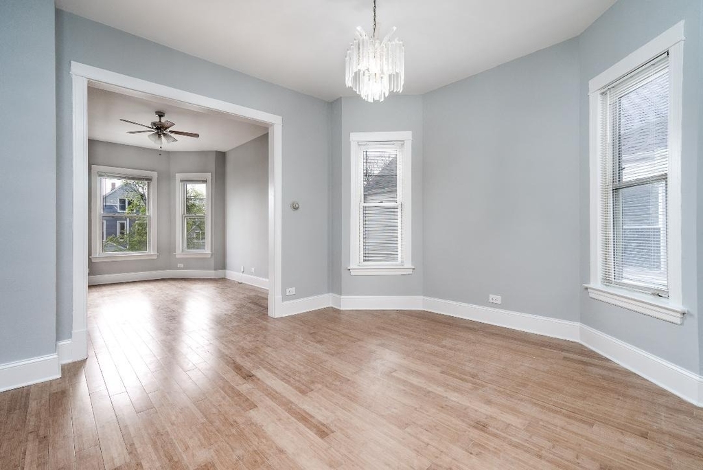 4326 N Avers Avenue - Photo 10