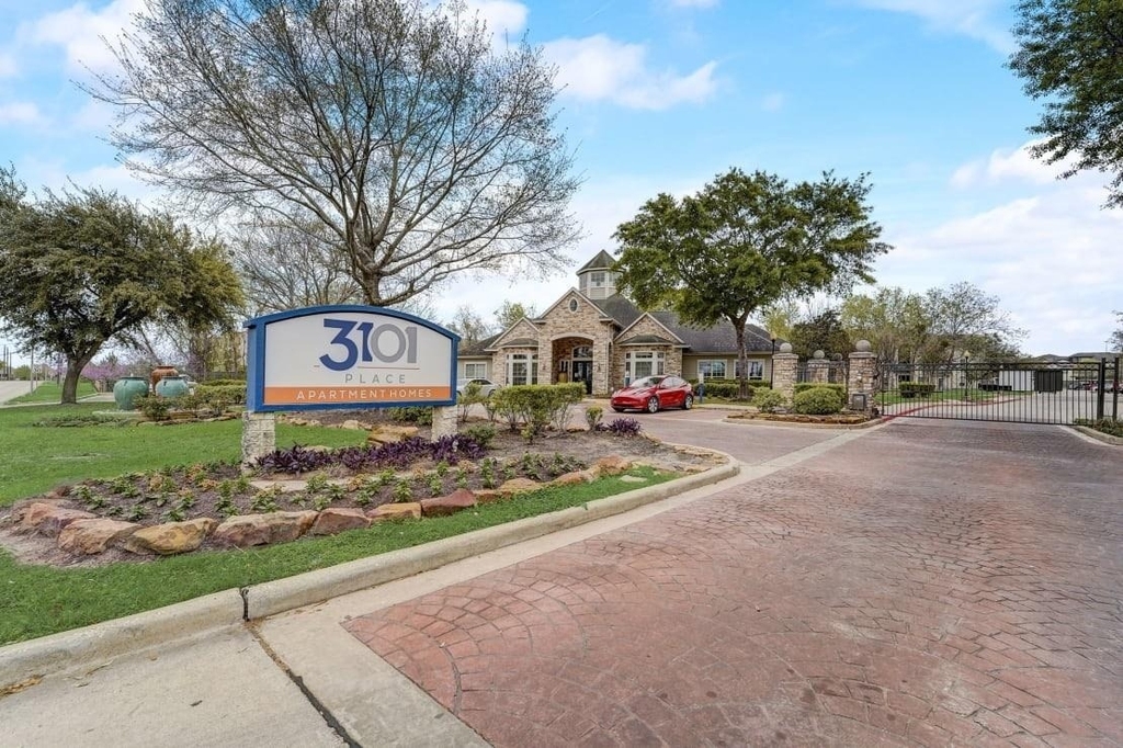 3101 Vista Drive - Photo 0