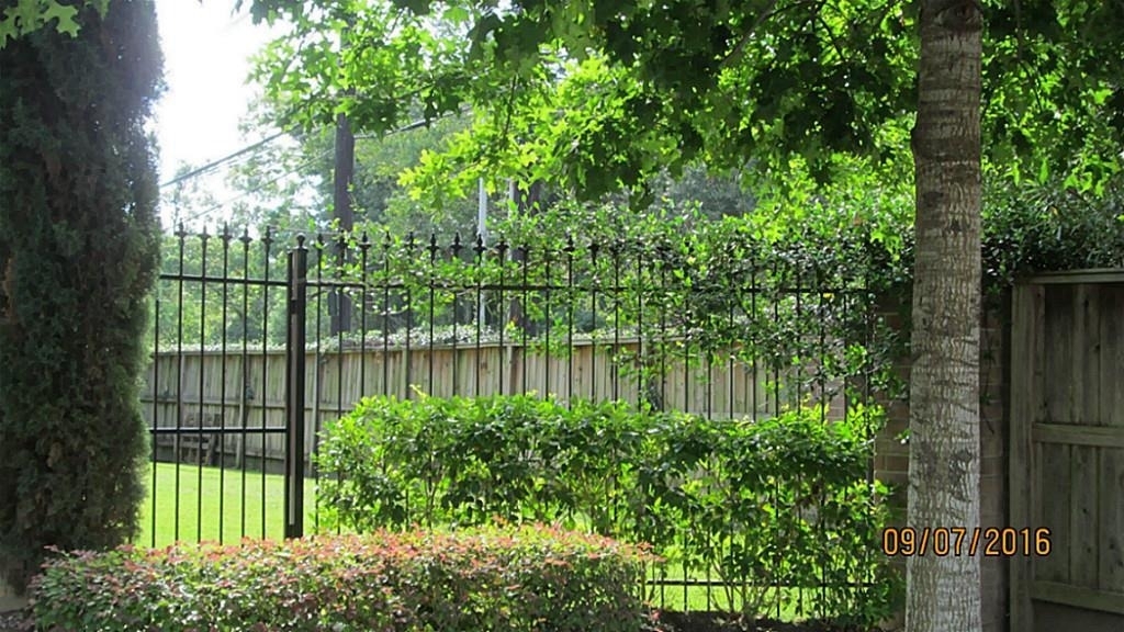 5202 Brinkman Court - Photo 1