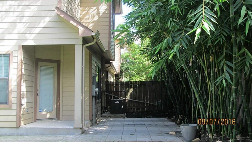 5202 Brinkman Court - Photo 3