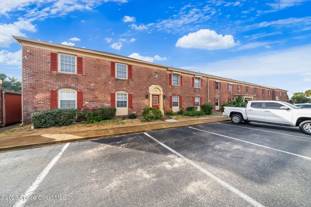 913 S Colonial Court - Photo 1