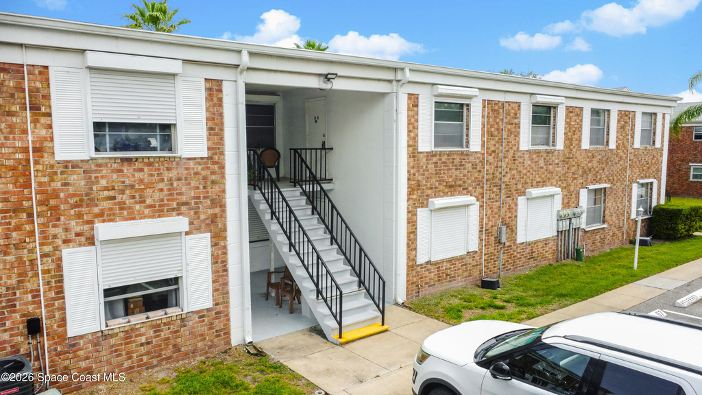 190 E Olmstead Drive - Photo 1
