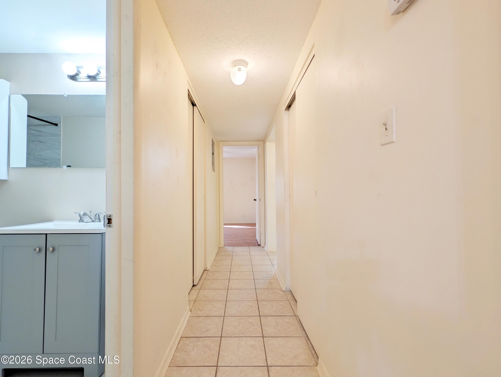 190 E Olmstead Drive - Photo 8