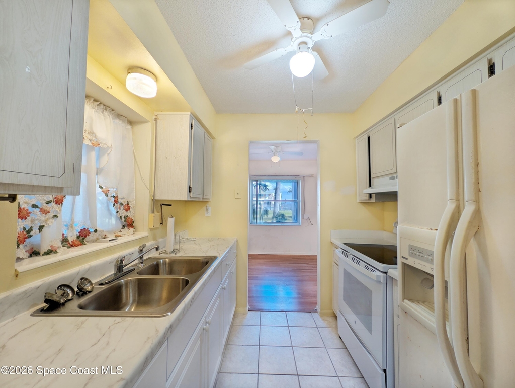 190 E Olmstead Drive - Photo 4