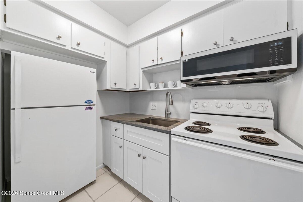 419 Ocean Avenue - Photo 7