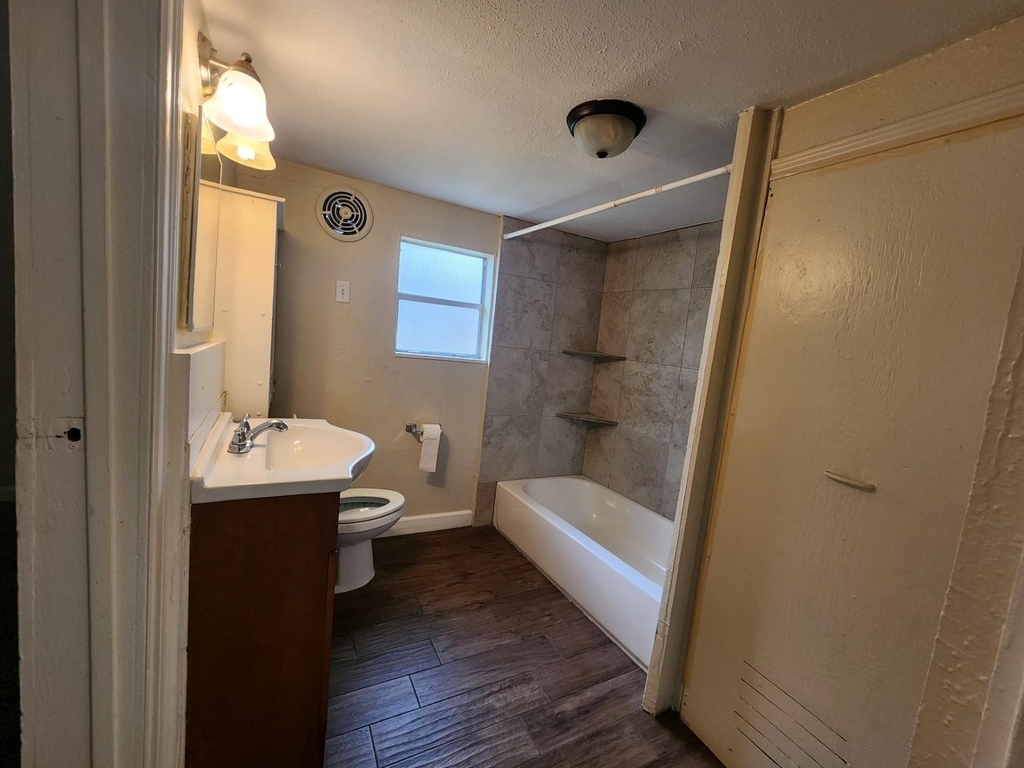 4203 Polk Street - Photo 8