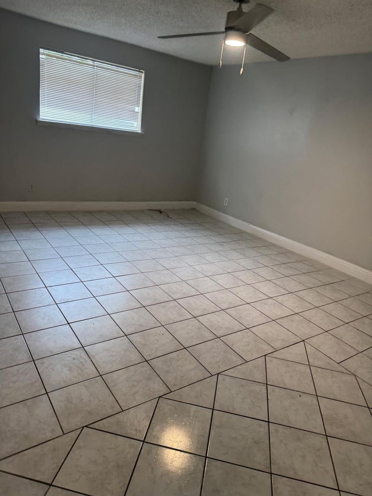 9507 Braeburn Glen Boulevard - Photo 2