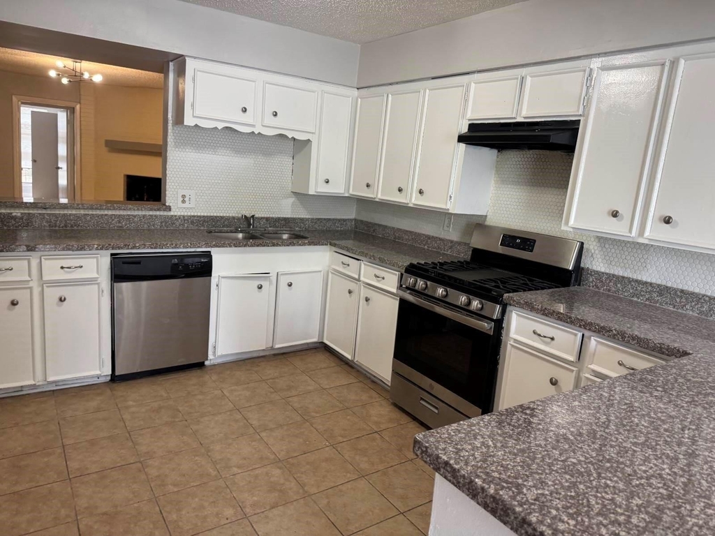 9507 Braeburn Glen Boulevard - Photo 6