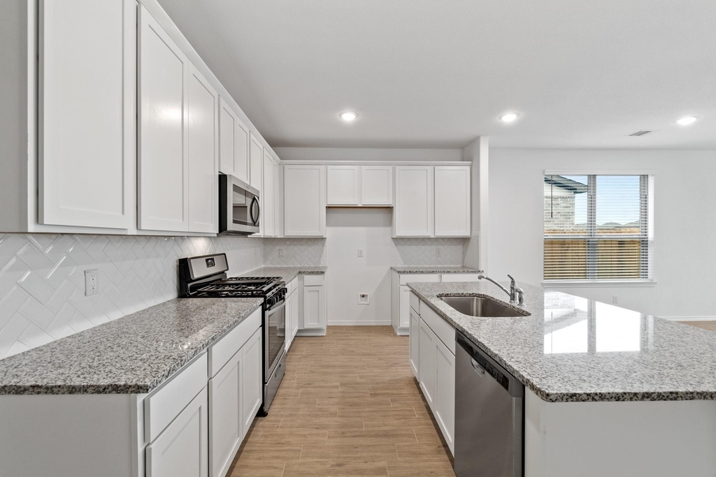 23018 Forebear Drive - Photo 5
