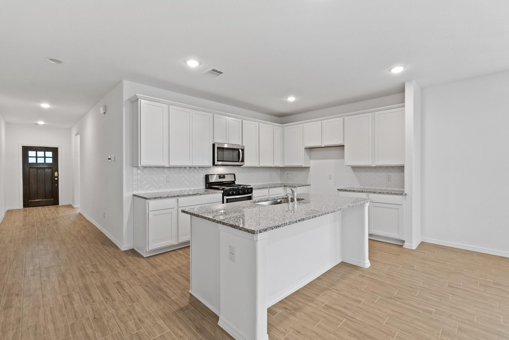 23018 Forebear Drive - Photo 4
