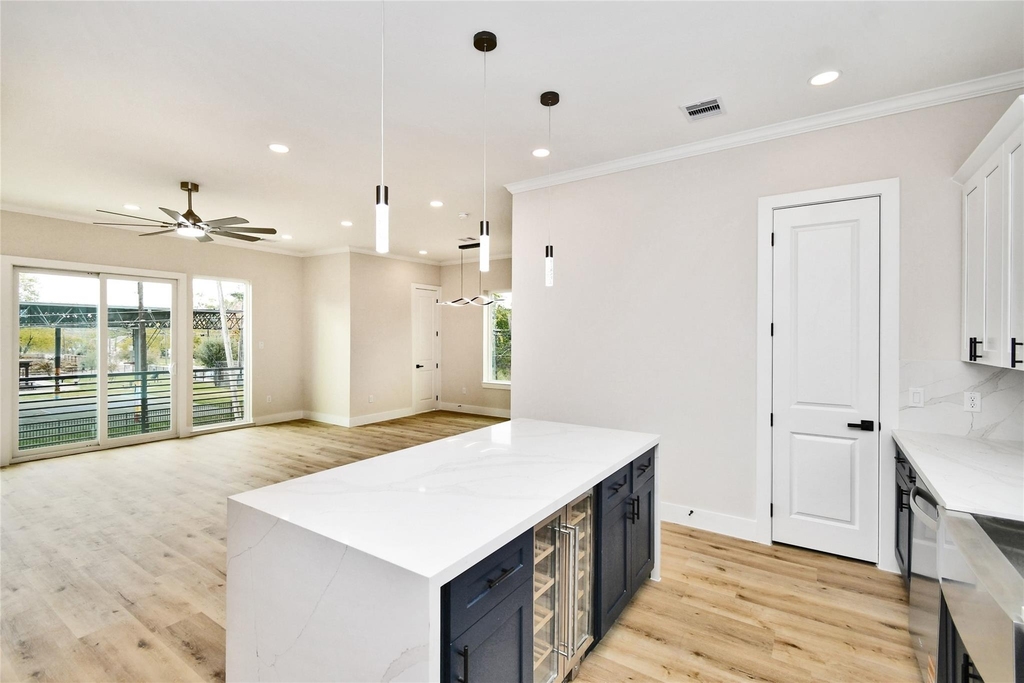 3231 Tuam Street - Photo 9