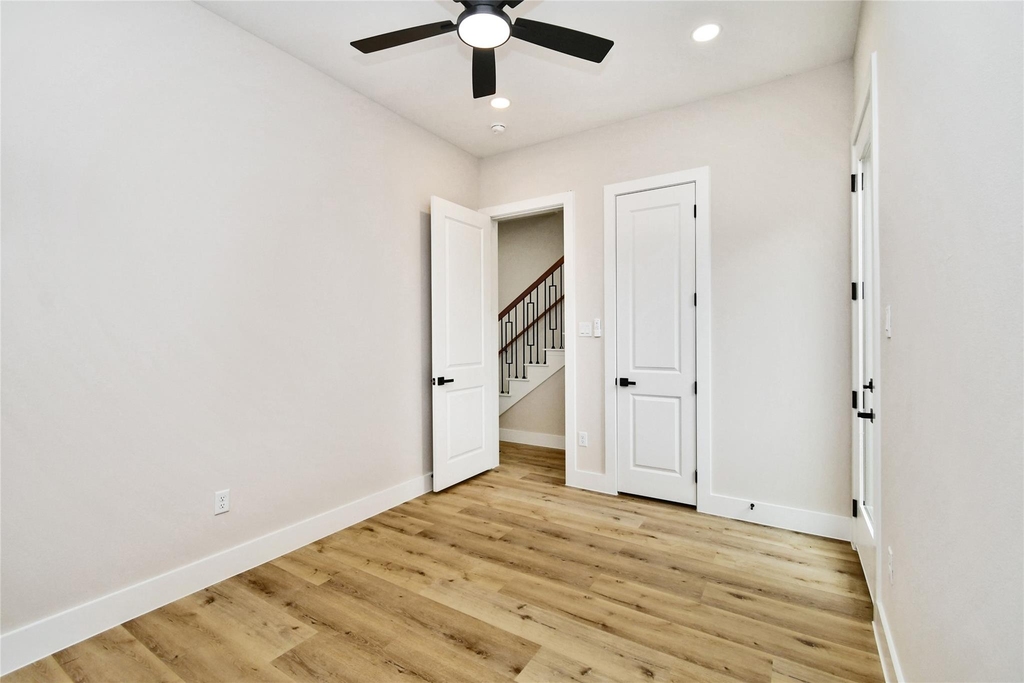 3231 Tuam Street - Photo 4