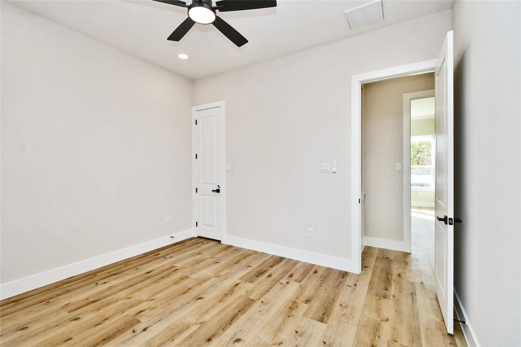 3231 Tuam Street - Photo 19