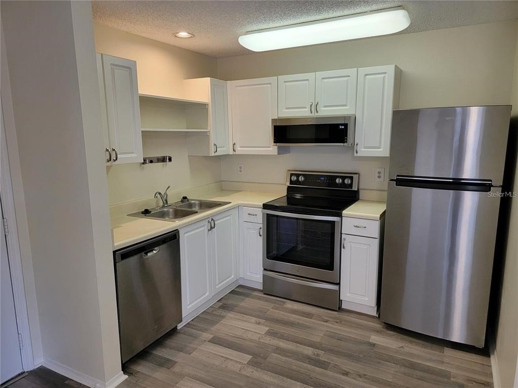 4211 Chatham Oak Court - Photo 2