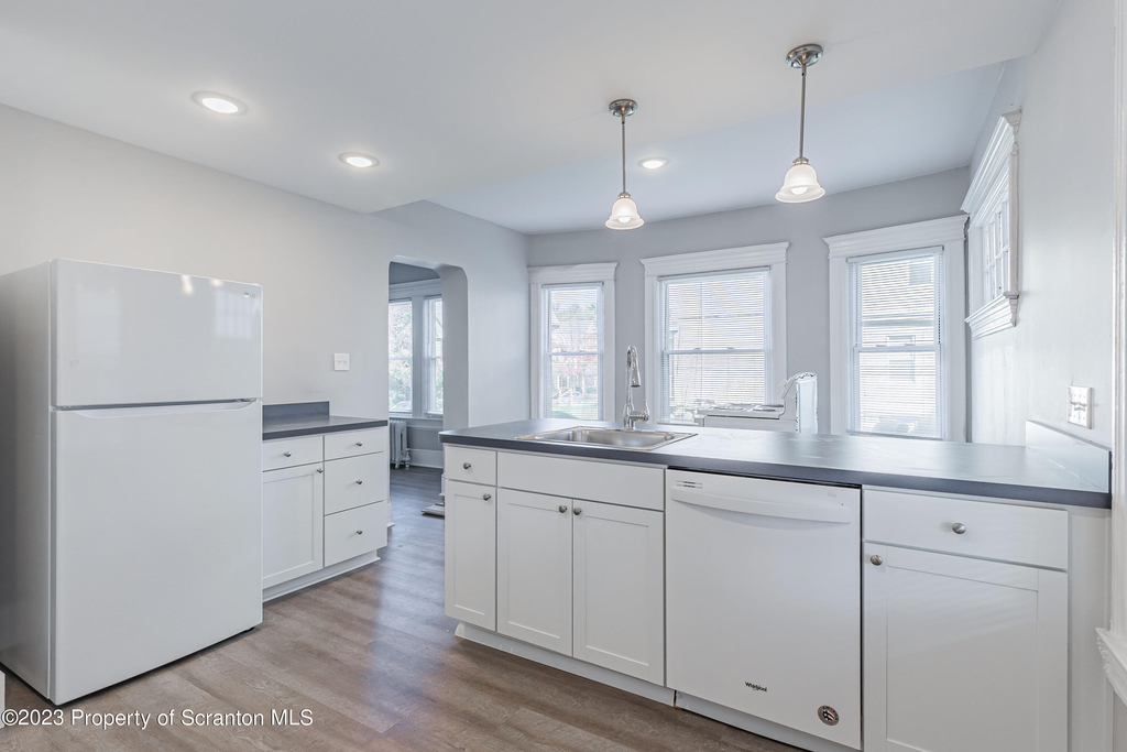 802 Quincy Avenue - Photo 5