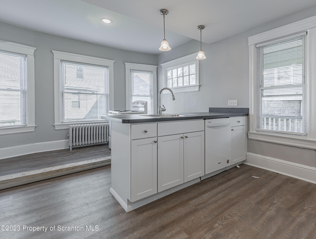 802 Quincy Avenue - Photo 3