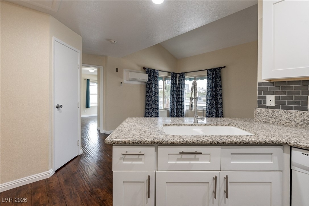 450 Elm Drive - Photo 7
