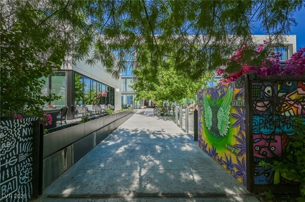 353 E Bonneville Avenue - Photo 32