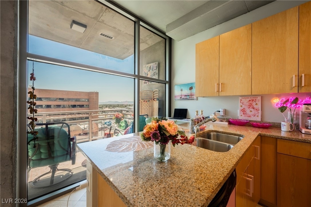 353 E Bonneville Avenue - Photo 1