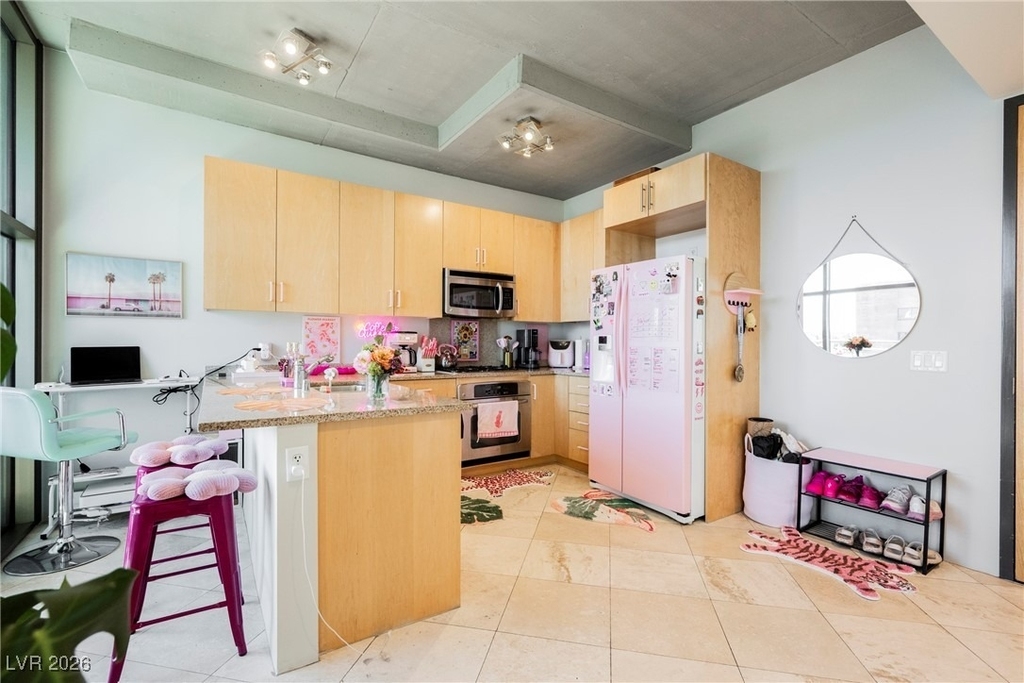 353 E Bonneville Avenue - Photo 5
