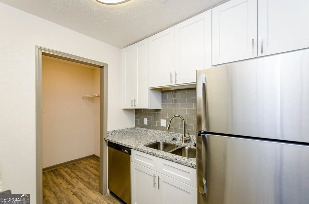 730 Franklin Se - Photo 1