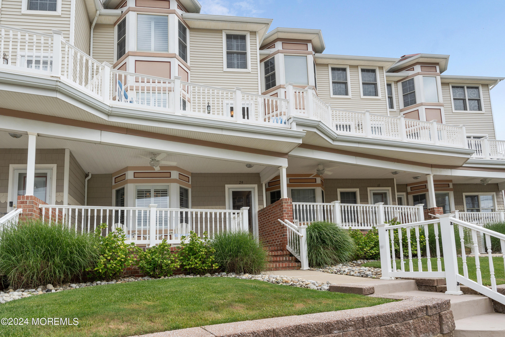 29 Pavilion Avenue - Photo 0