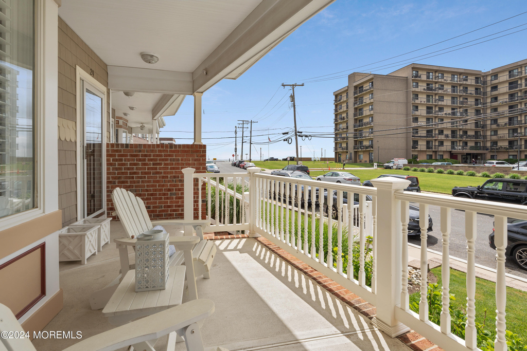 29 Pavilion Avenue - Photo 1
