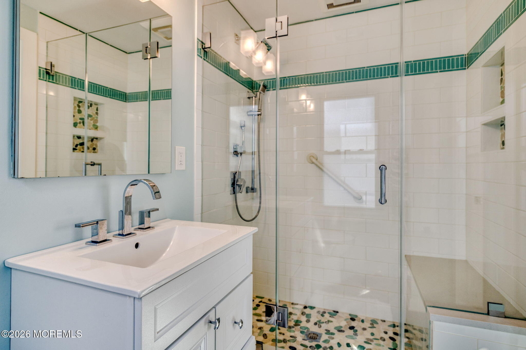 26 Heck Avenue - Photo 36