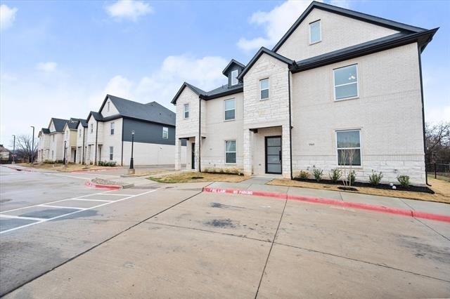 2355 Spring Park Boulevard - Photo 2