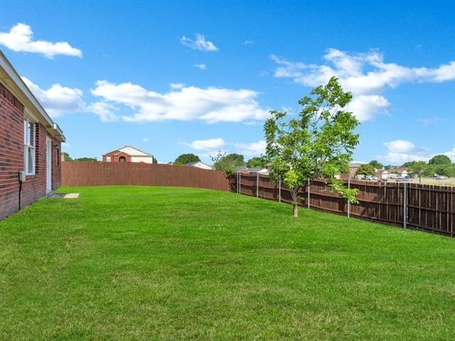 235 Yale Boulevard - Photo 32