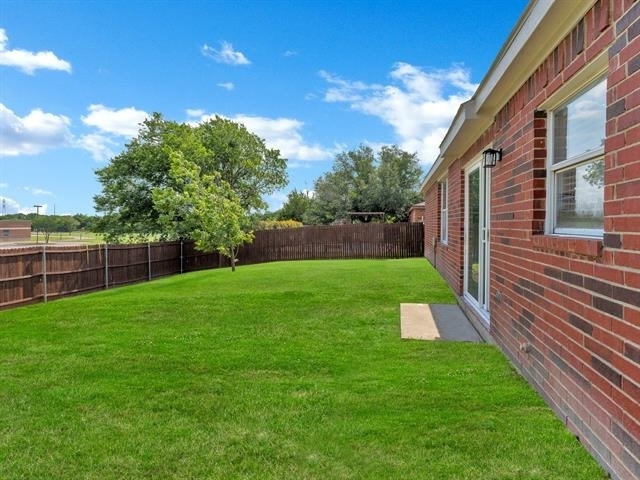 235 Yale Boulevard - Photo 31