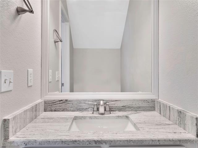 235 Yale Boulevard - Photo 17