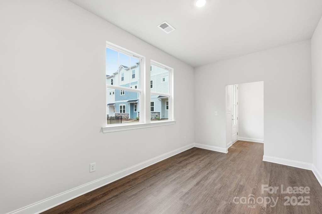 11003 Valkyrie Lane - Photo 4