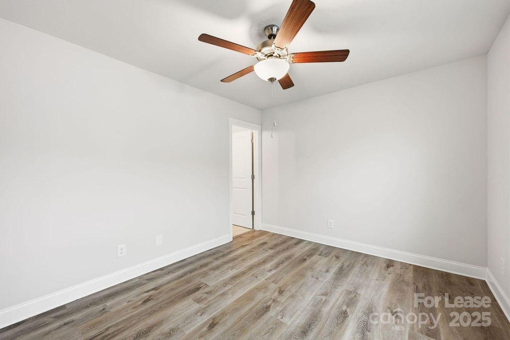 11003 Valkyrie Lane - Photo 11
