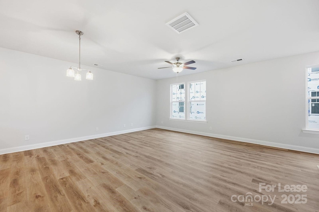 11003 Valkyrie Lane - Photo 12