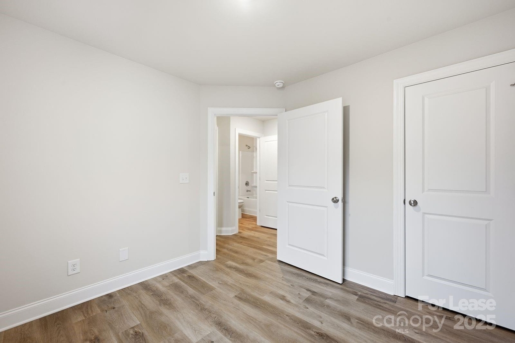 11003 Valkyrie Lane - Photo 8